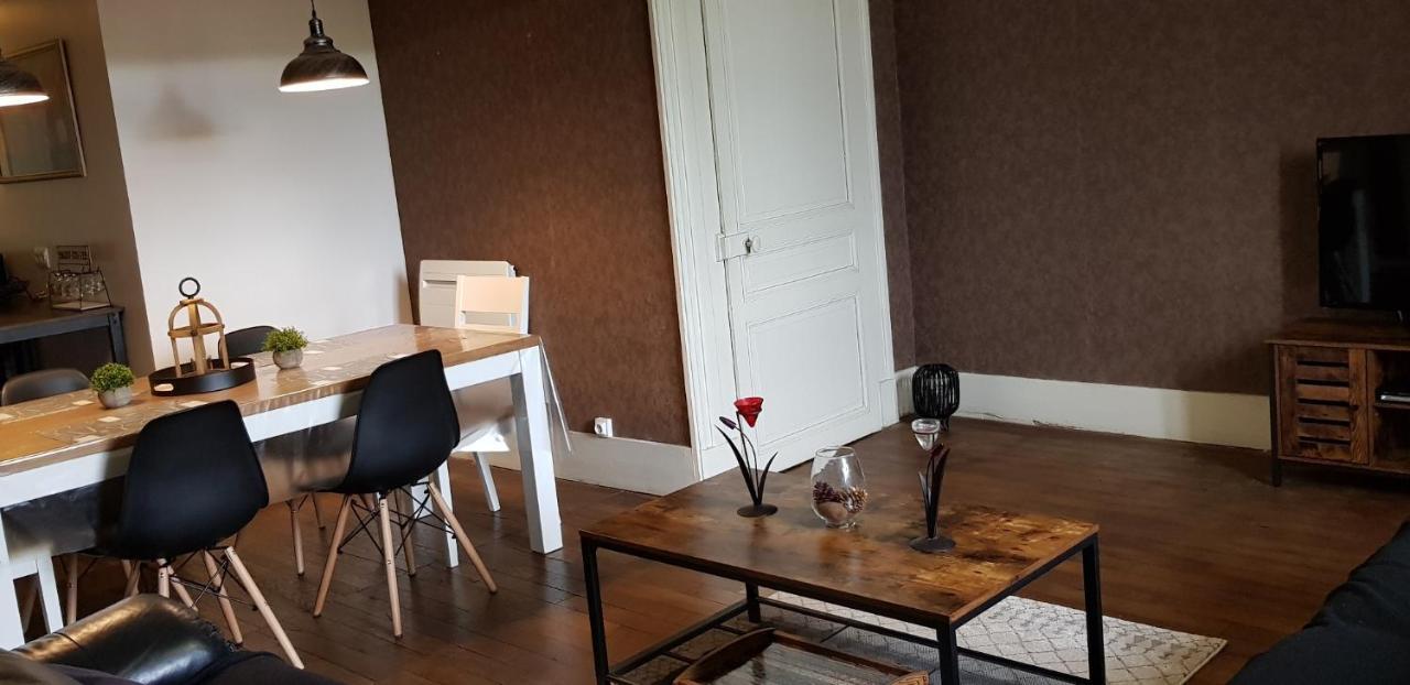 Gite 2 Du Chateau De Feschaux Villeneuve-sous-Pymont Esterno foto